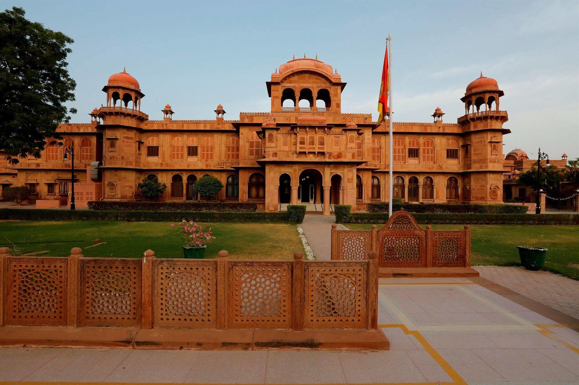 The Lallgarh Palace A Heritage Hotel Bikaner Exterior photo